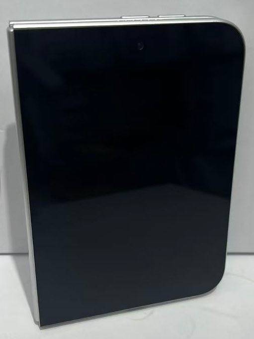 Unidad dummy abierta del iPhone plegable